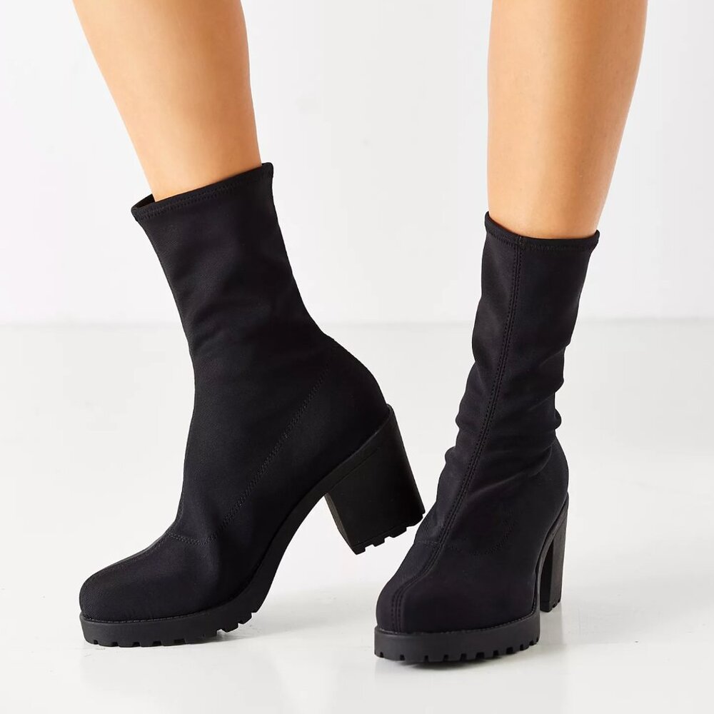 VAGABOND Grace Platform Sock Booties